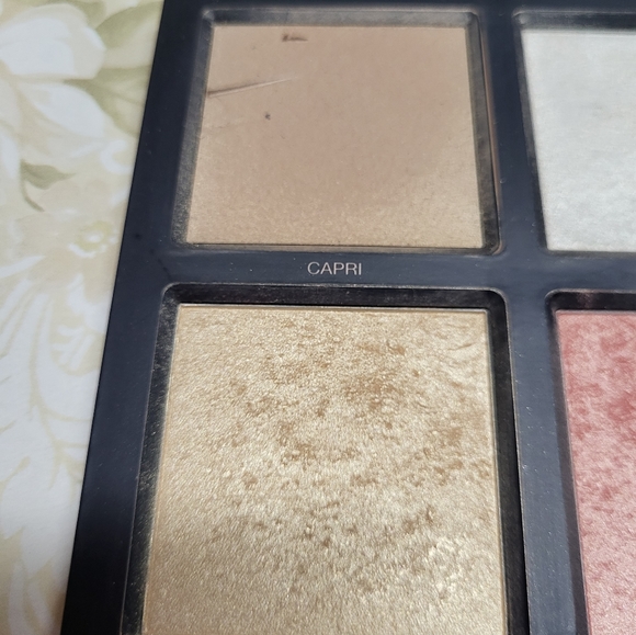 Huda Beauty Pink Sands Highlighter Palette - Picture 7 of 12